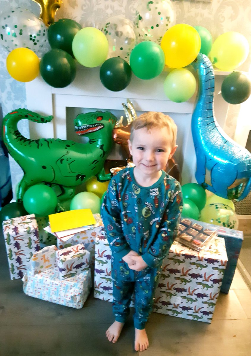GooneyLisa's tweet photo. Happy 4th birthday Logi-Bear 🎉🦕🎁💙 https://t.co/jraIBUylWM