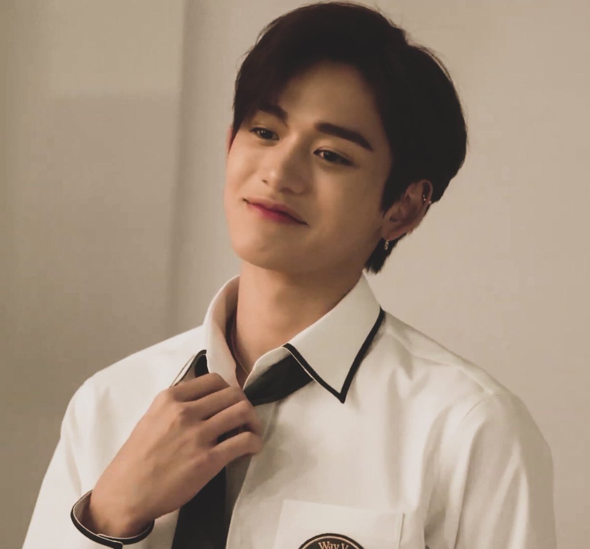 ⊹ (@lcslooks) on Twitter photo 