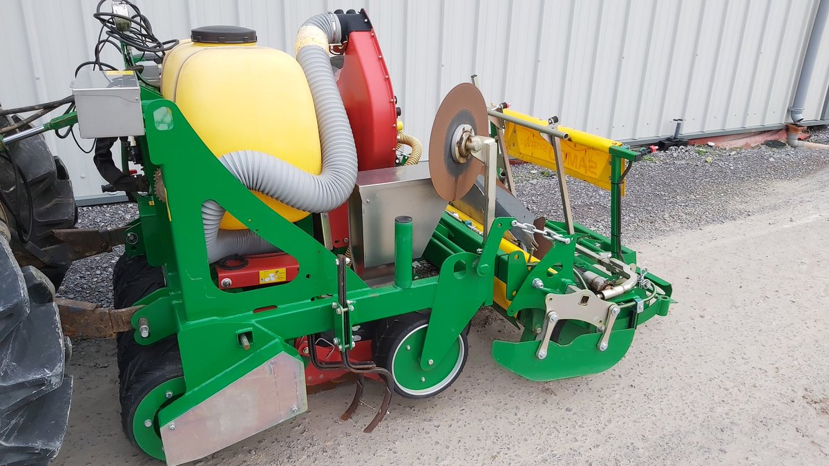samcosystem's tweet photo. 2019 - 2 row machine. Ex demo model only drilled 8 Ha in 2 seasons. Now available for purchase, ideal for small holdings or #sweetcorn growers. https://t.co/LND9qEPWSF