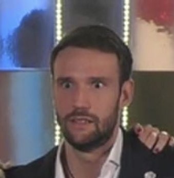 #GFVIP sotto il 20% che si appresta a sfidare #IlCantanteMascherato, ecco una diapositiva di Signorini dopo aver letto gli ascolti...
#AscoltiTv https://t.co/s6MqNubGbM