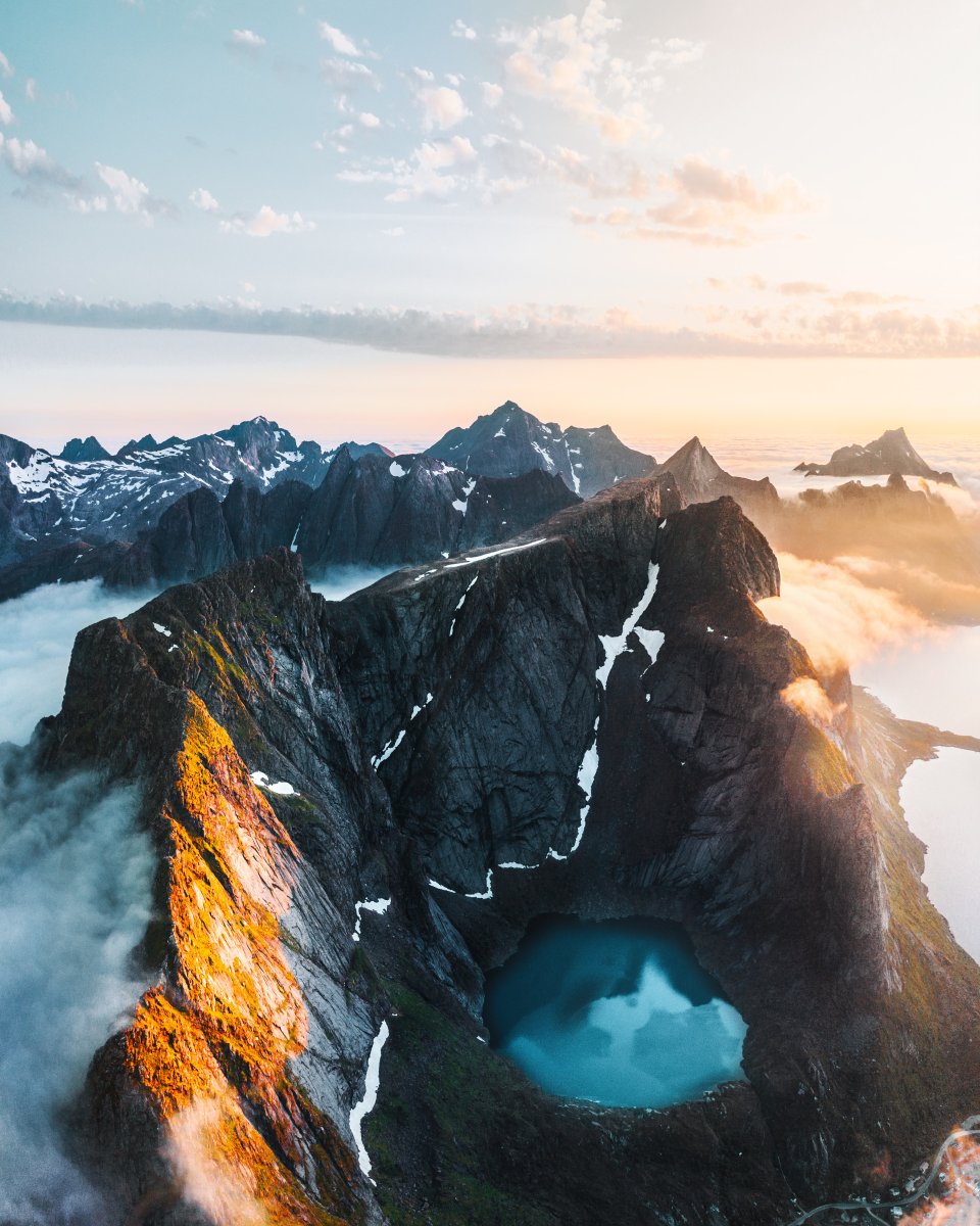 DJIGlobal's tweet photo. Hey, @visitnorway - think we found the perfect promo image for when travel is back up and running 🇳🇴 #DJI 

📸: Yura Borschev, Mavic 2 Pro #POTD https://t.co/OWt7zb6J0h
