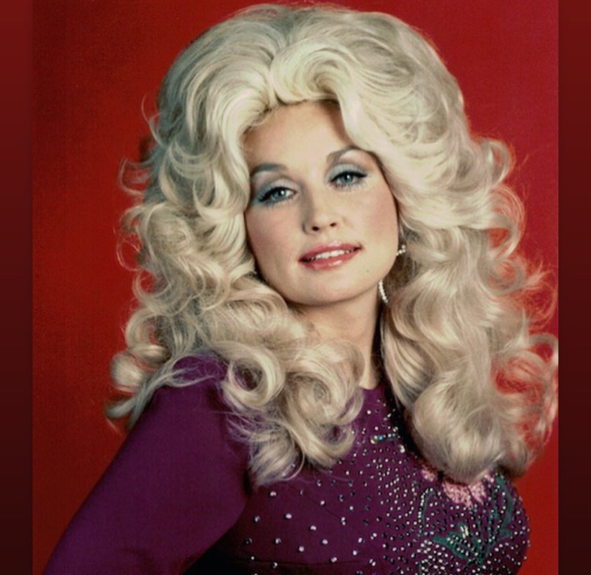 BitterSouth's tweet photo. Happy birthday, @DollyParton! We hope your day is perfect. (Like you.) https://t.co/WzZiV58BCf