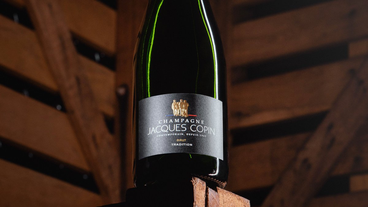 ChampagneCOPIN's tweet photo. Cuvée Tradition, Brut . 
Coup de Cœur - Guide Hachette des Vins 2021
#champagne #jacquescopin #champagnecopin #champagnejacquescopin #guidehachette #coupdecoeur #tradition #meunier #meunierpower #champagnedevigneron #recoltantmanipulant #artisanvigneron https://t.co/5bqTUg62fN