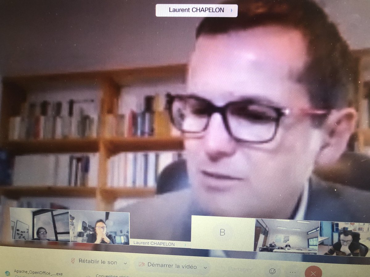 asso_histoires's tweet photo. 🗣 Présents avec @leglobegeo en conseil de la Faculté des Sciences Humaines et des Sciences de l’Environnement de l’@univpaulvalery.

 #TeamHistoires #Montpellier @Fede_AGEM https://t.co/vX7WRka6oM