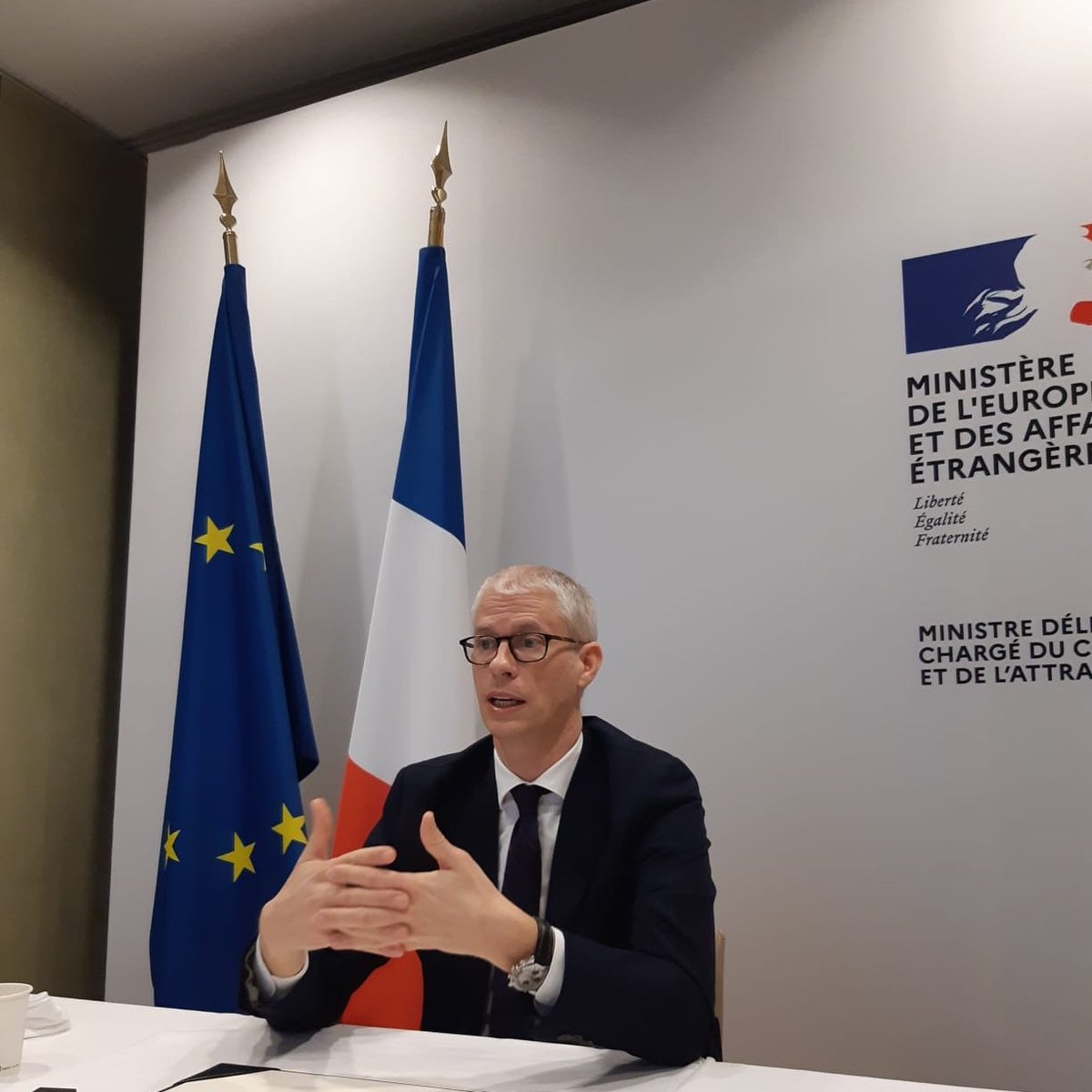 franckriester's tweet photo. En matière sanitaire, souveraineté rime avec exporter. C'est pourquoi nous déployons des actions dédiées aux entreprises du secteur avec le volet #export de #FranceRelance. Sous la bannière @FrencHealthcare, l'équipe France de la santé a tout pour réussir à l'international. https://t.co/mzKoHSV0dv