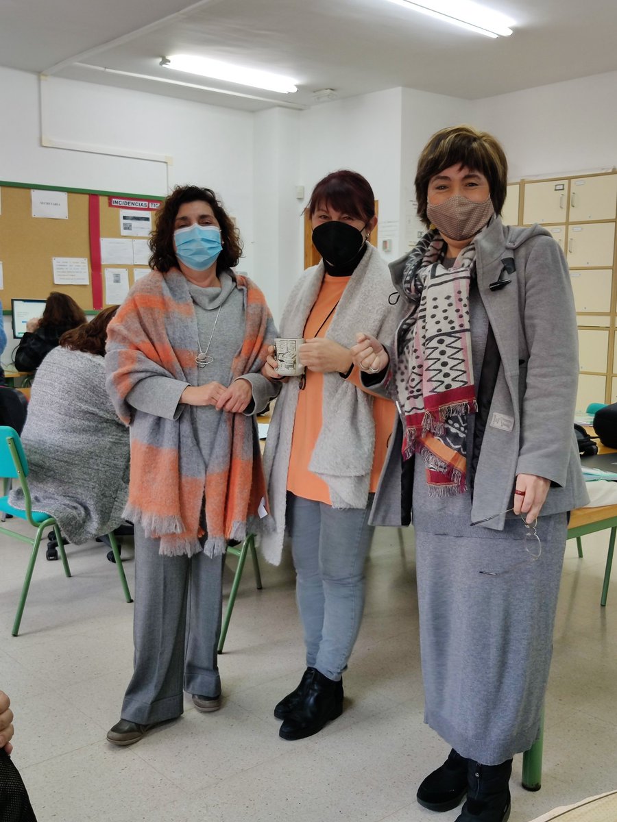 IESJuanLara's tweet photo. Ayer fue el Blue Monday, para buena parte de nuestra directiva hoy es Grey Tuesday #BlueMonday #GreyTuesday #coincidencias https://t.co/zDtlqq93Y1