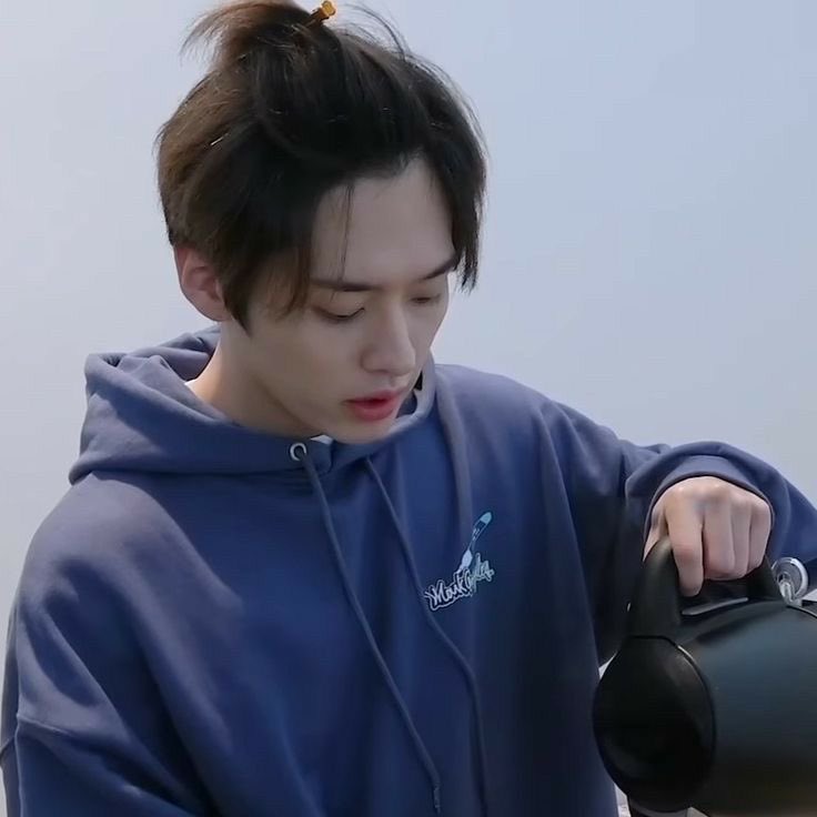 — minho pics that are in my mind rent free; a beautiful thread  #StrayKids  #skz