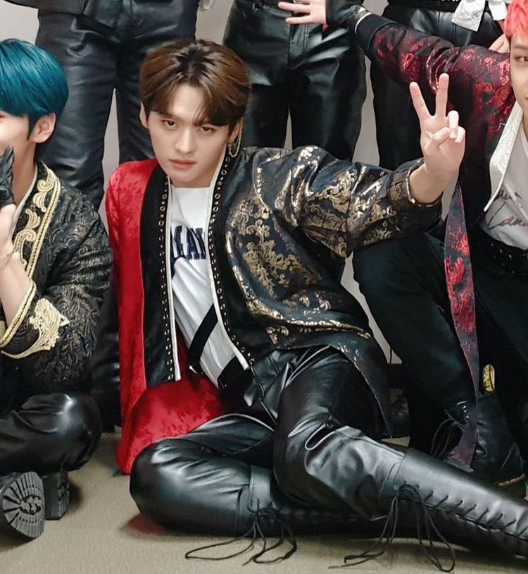 — minho pics that are in my mind rent free; a beautiful thread  #StrayKids  #skz