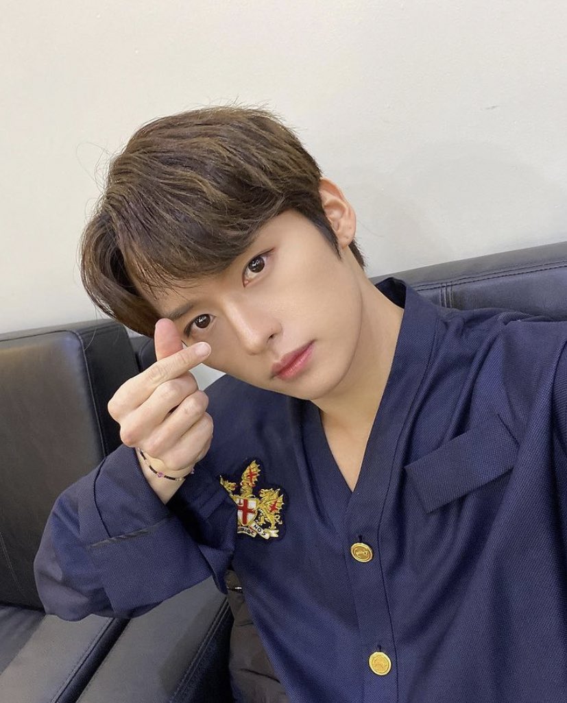 — minho pics that are in my mind rent free; a beautiful thread  #StrayKids  #skz