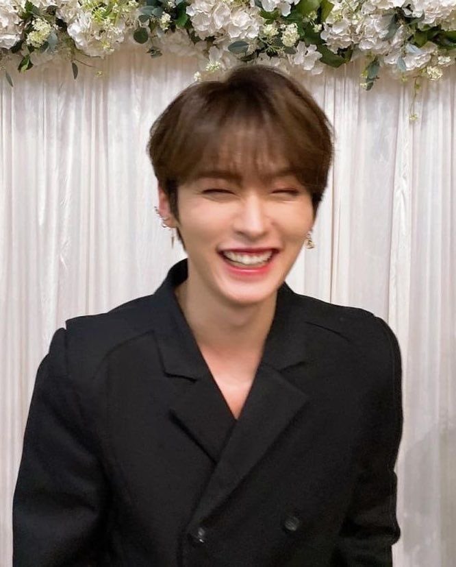 — minho pics that are in my mind rent free; a beautiful thread  #StrayKids  #skz