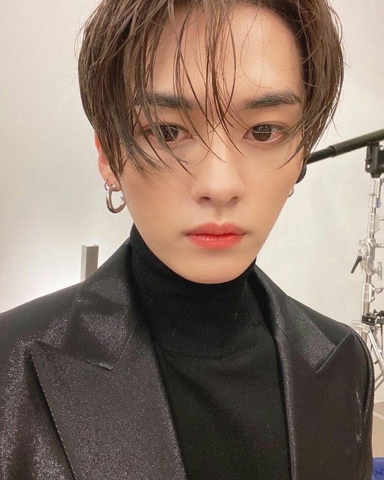 — minho pics that are in my mind rent free; a beautiful thread  #StrayKids  #skz