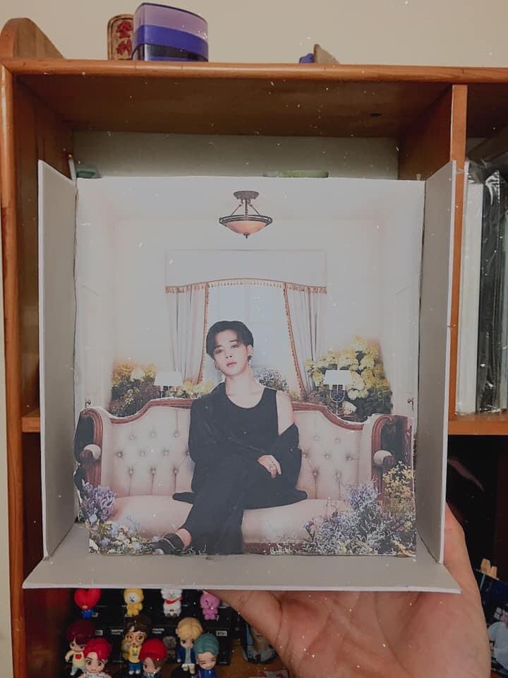 MeowMars98's tweet photo. Handmade in relax time, it wasn't very nice but I did my best. Jimin room in BE and Jin Moon stage @BTS_twt @bts_bighit #BTS #DIYTime https://t.co/4loJM2MuOP