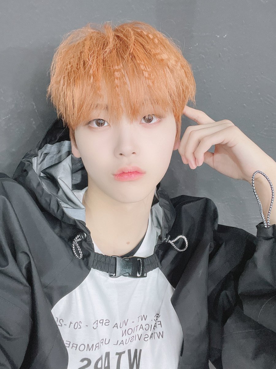 CRAVITY_CR's tweet photo. [TRAD] 19.01.21 @CRAVITYstarship

Pedimos mucho amor por CRAVITY My Turn~❤️

#크래비티 #형준 #HIDEOUT #BE_OUR_VOICE #My_Turn

Estén atentos🤟

#CRAVITY #HYEONGJUN https://t.co/AtaxoFLHTh