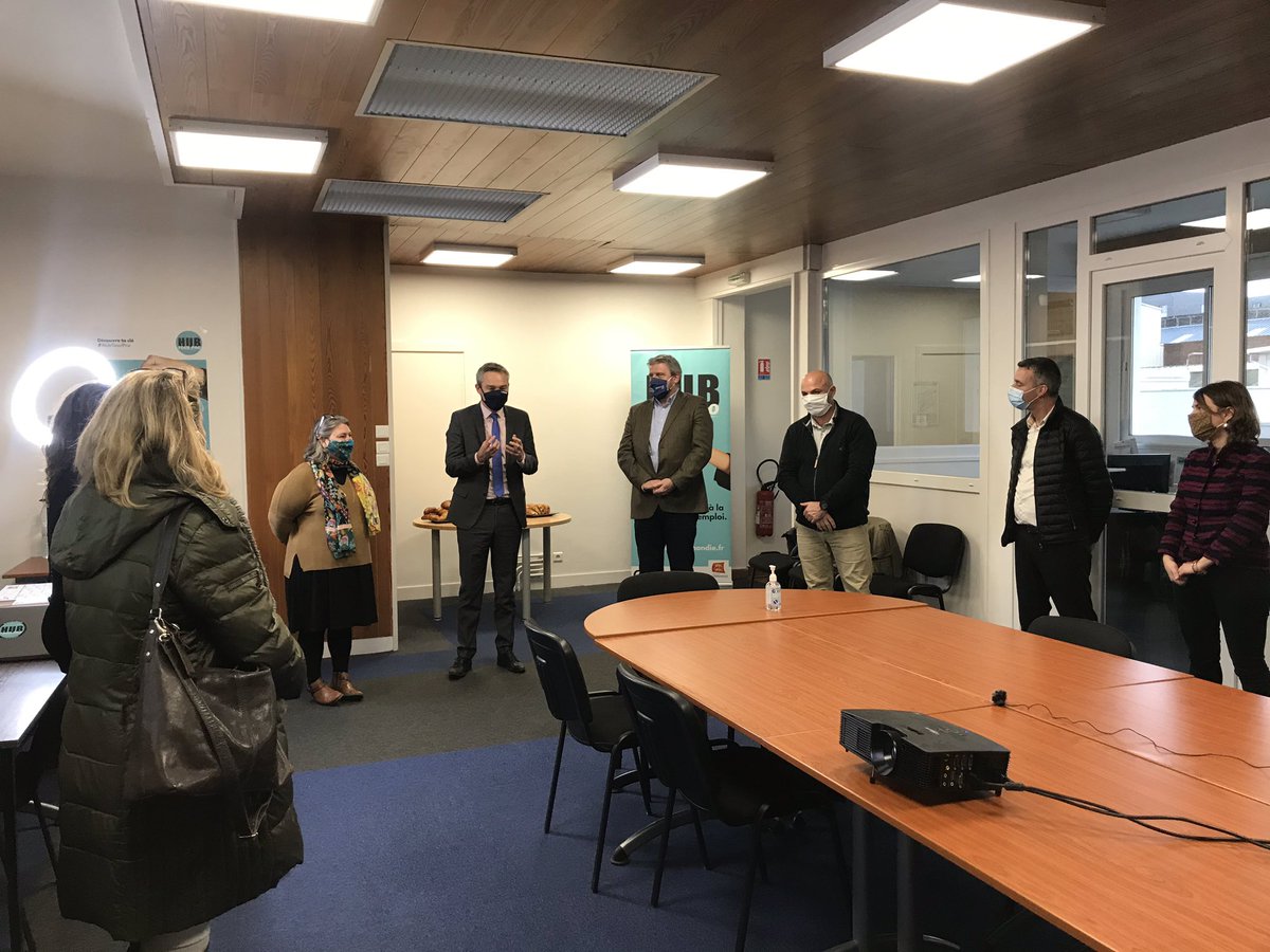 DMARGUERITTE's tweet photo. Visite du #RéseauGrain au Havre qui a bénéficié d’un soutien de la @RegionNormandie au titre de l’appel à projets « Initiatives Territoriales » pour développer l’action #HubTour. Un projet qui permet de repérer, remobiliser et accompagner les publics éloignés de l’#emploi https://t.co/SvWQ41ZQ95