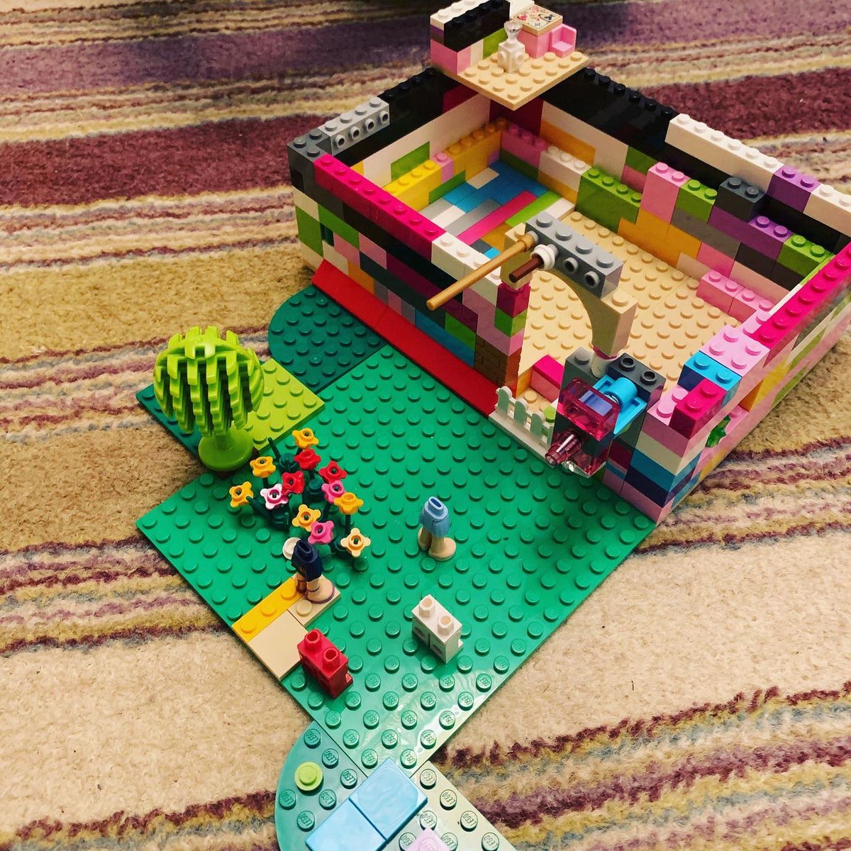 parksideprep's tweet photo. @parksideprep extracurricular clubs programme is up & running (virtually). This was construction club last night. The boys were asked to create a palace using any building materials. Samuel used Lego and Josh H Jenga blocks, dice and chess pieces! ๐ #lessscreens #enrichment https://t.co/mQeDiw1kgp