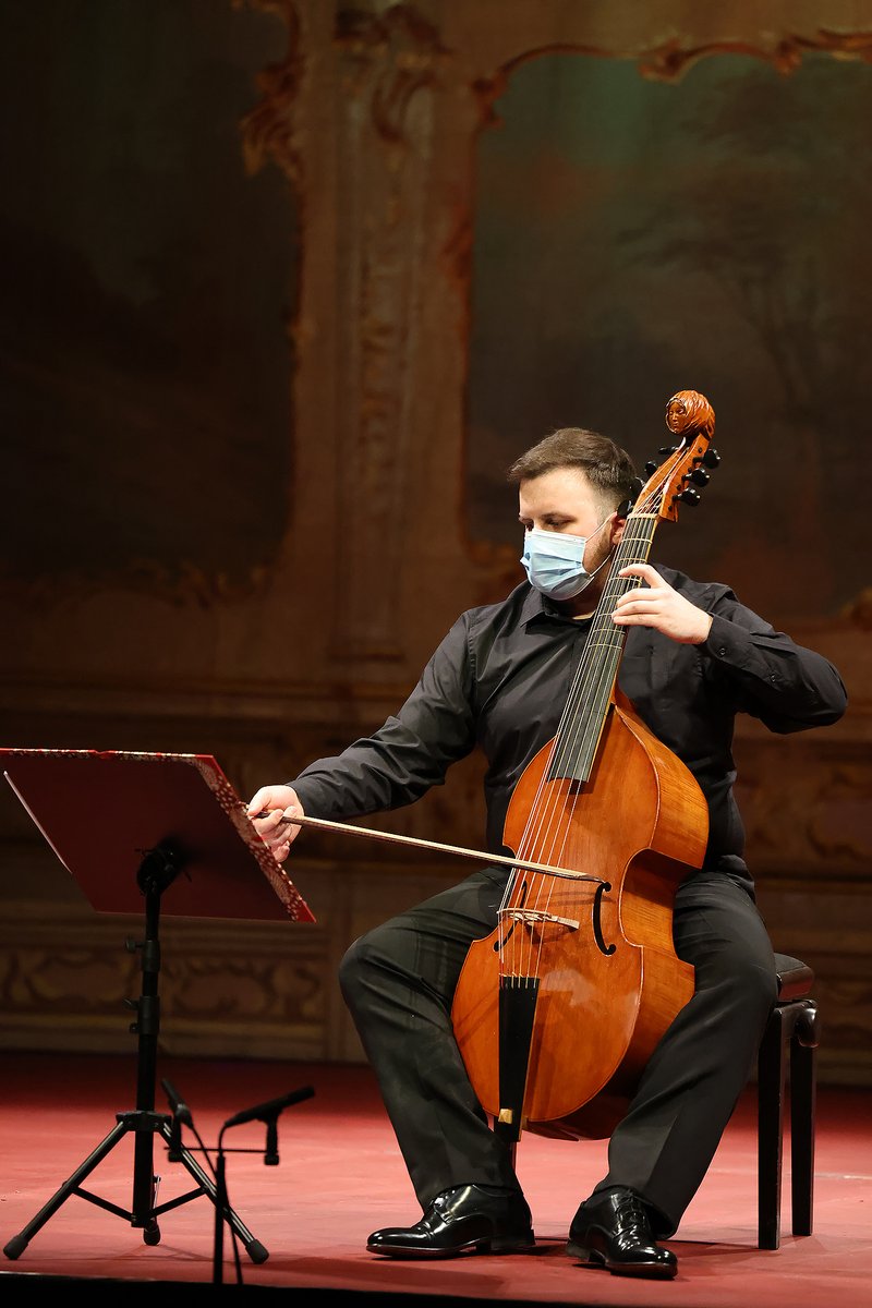 BaroqueFestival's tweet photo. @TeodoroBau performed wonderful interpretations of Bach’s suites on the Viola da Gamba last night, returning to the stage for the second time this festival! 

A week of amazing concerts coming your way! Tickets here: https://t.co/kLzwTxGeIK

Photo credit: Dominic Aquilina
#VBF21 https://t.co/AFFtjB2MAc