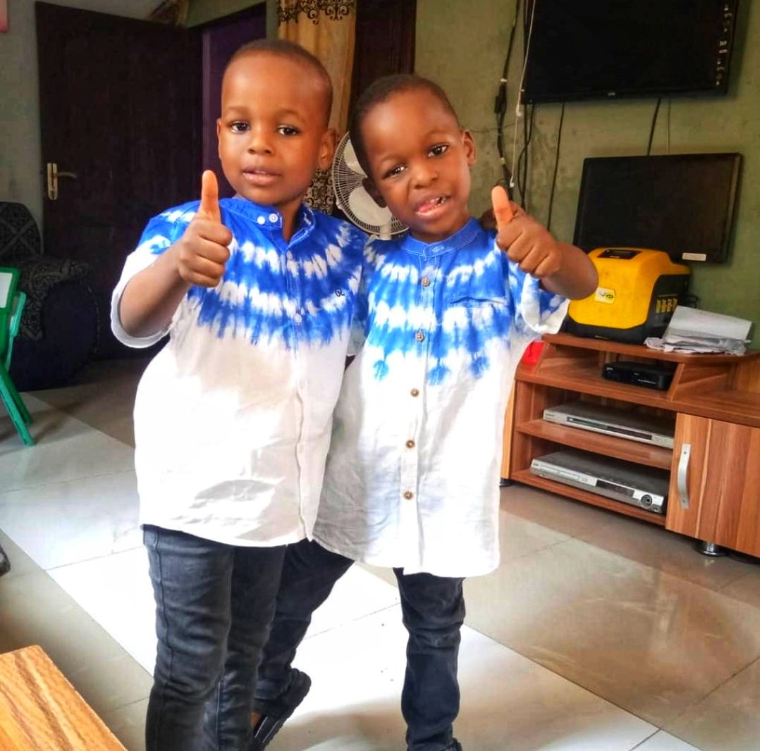 Tobbynho2's tweet photo. TWINSDAY
#tobbynhostitches #tiedyeprint #tiedyecollection #tiedyeshirts #tiedyetshirt #mondayinspirations #mondayfashion #fashionstyle_lover #fashionablemen #adireisbeautiful #africantextile #9jamade #lagosbase #purpleshirts #sustainableclothing https://t.co/iKcfOfHBCX