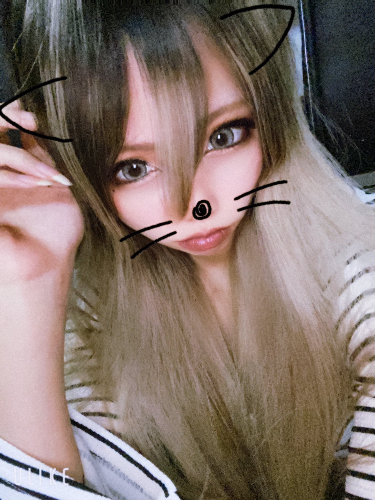 ᗰ੨੨੨ণ 昔流行ったm字バング ってこんな感じ ちょうど前髪の長さがいい感じだからやったけど厨二病感が満載なんだか ᗰ੨੨੨ণ 昔流行ったm字バング ってこんな感じ ちょうど前髪の長さがいい感じだからやったけど厨二病感が満載なんだか