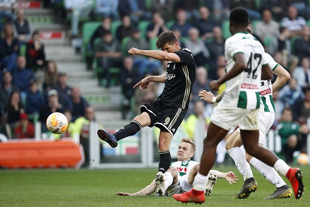 Foto's: Huntelaars tweede Ajaxperiode eren we met een dik en fraai fotoverslag! ajax.li/3bT6MEc #ajax