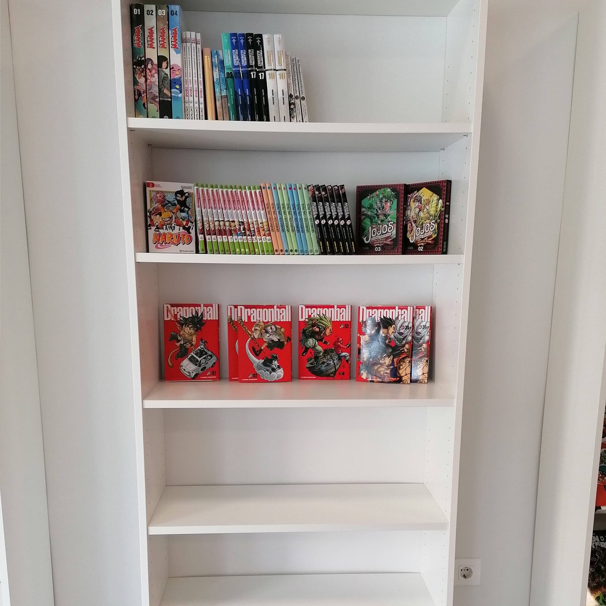 UnchainedGames_'s tweet photo. ¿Estanterías vacías? ¡Que no cunda el pánico! Año nuevo, ¡catálogo nuevo! Estamos ampliando la sección de manga para que podáis disfrutar de las últimas novedades... ¡Tenemos una lista de lo más interesante! ¿Cuál creéis que no debe faltar?

#UnchainedGames #Manga https://t.co/4rUaxQDwO9