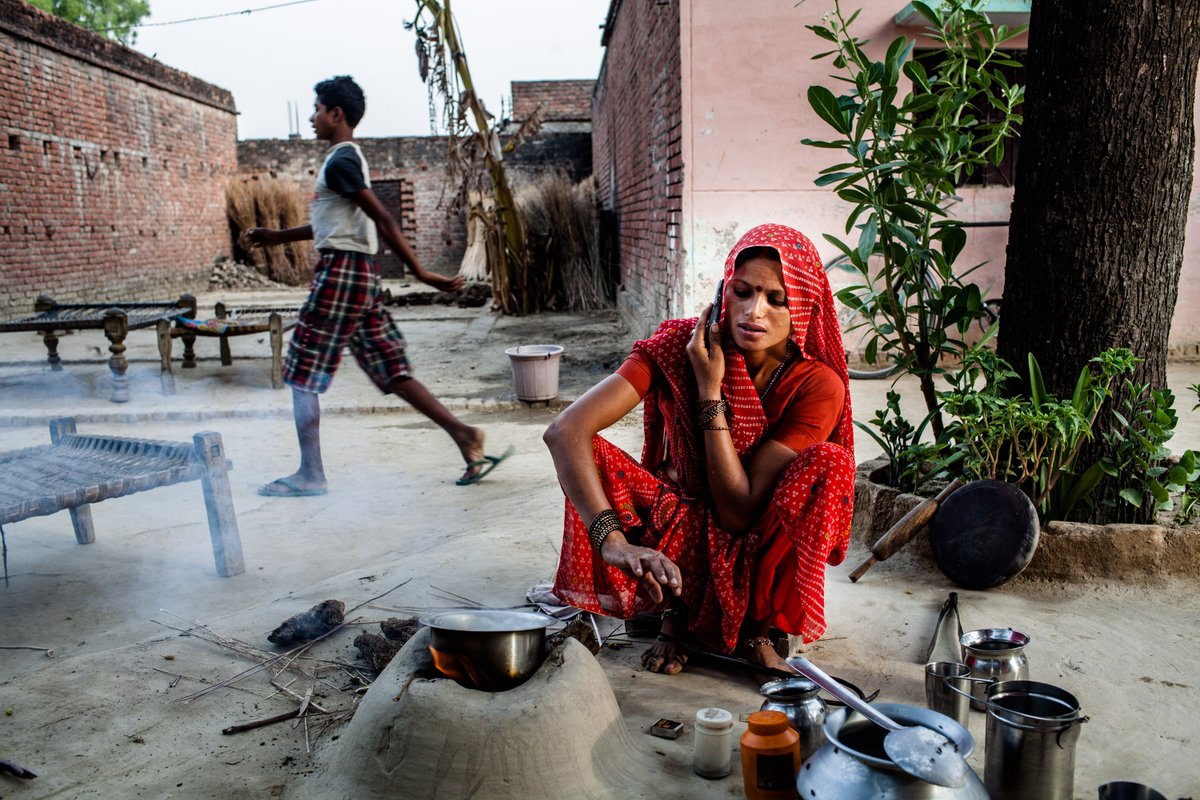 Village woman. Индия рынок. Квартиры индусов. Working people in Village. Village women.