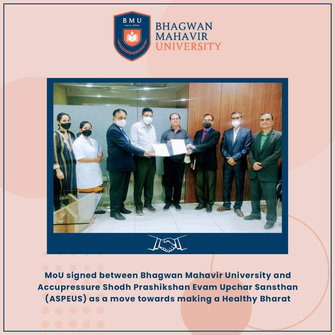 bmusurat's tweet photo. BMU is in the process of training staff &amp; students for  building an empowered community where at least one member of each family is trained in basic accupressure therapy so  that the person is capable of looking after the health needs of people around. 
.
#mou #signing https://t.co/5gtpl5UhdW