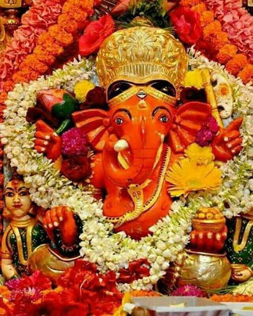 GANESHA’s LOVE FOR MODAKAmong all things offered to Ganesh, it is Modak that is his favourite. So, here is a story on Ganesh and Modak. Once, Shiva went to Rishi Atri and Ma Anasuya ashram. Shiva was very hungry but Anasuya insisted on feeding Ganesha first.  @RudraVS