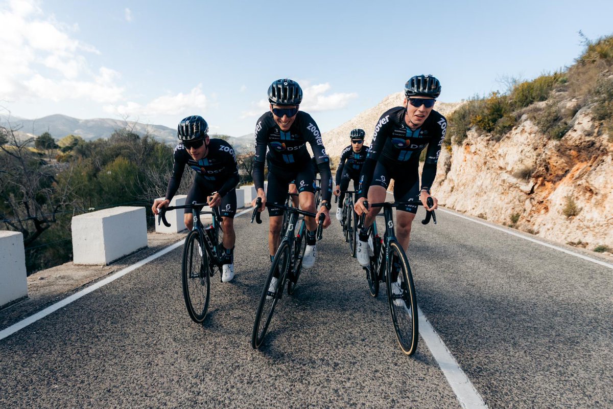 picnicpostnl's tweet image. No gifts for the younger guys in the mountains from @romainbardet 🎁😆