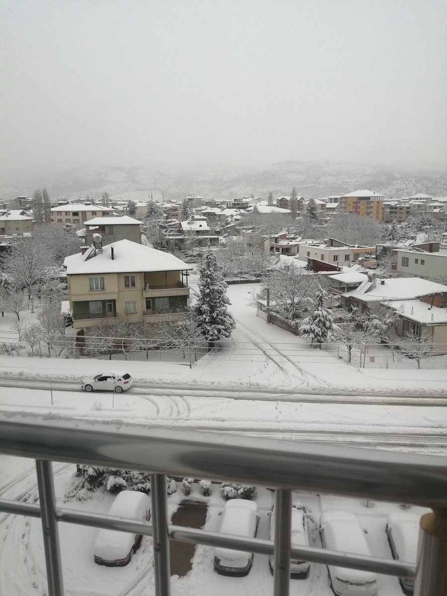 FundaIrendeli's tweet photo. Bugün izlediğim 987654321000 kar storisi⛄kar storisi çekmeyen kaldım? https://t.co/EljQmf5PNn