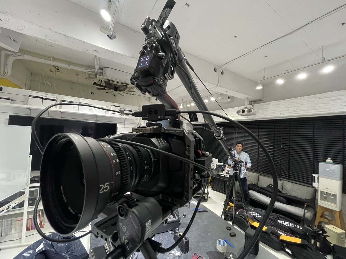 viledge_jp's tweet photo. TERIS の JQ40 に、DJI RS2 の組み合わせ最高過ぎて大物釣れました。
#teris #dji #rs2 #bmpcc4k #meike #3dfocus https://t.co/WXtu4AIc2Z