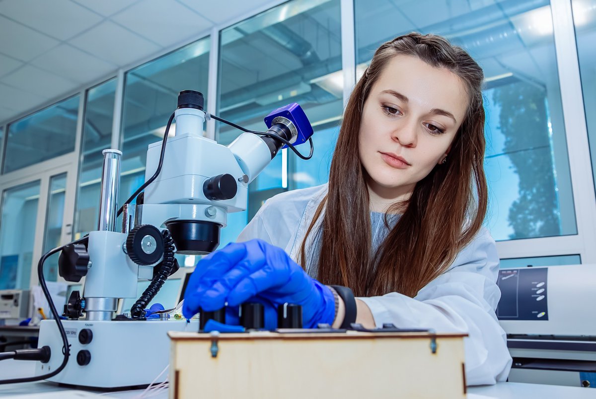 ✏️Virtual tour of the International Master's program of double diplomas "Functional Nanomaterials and Modern Technologies"

Learn more here: eng.kantiana.ru/news-events/ne…