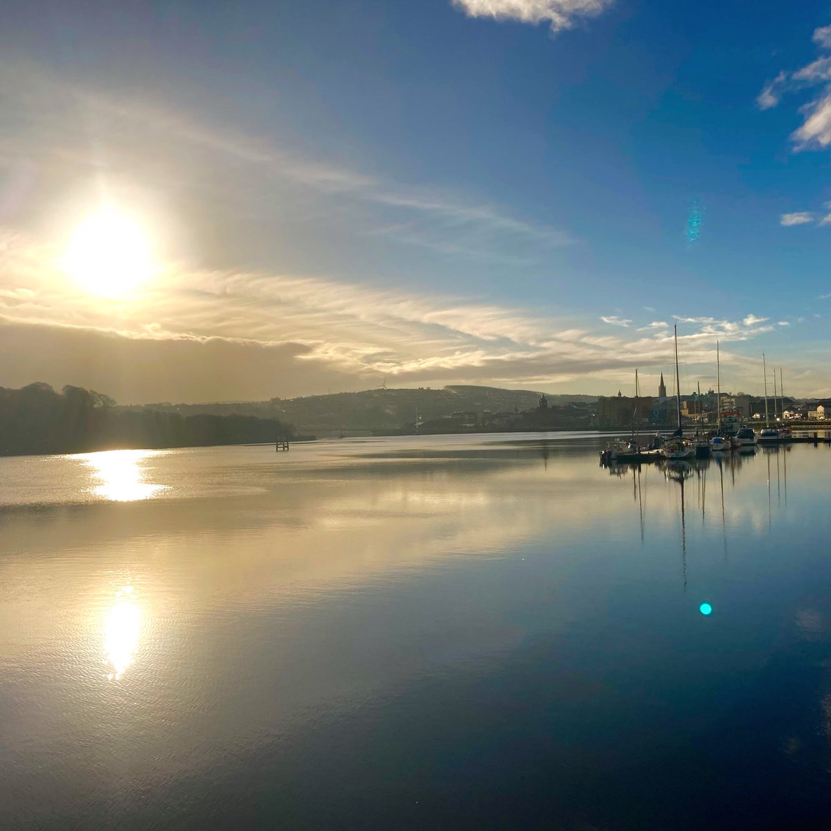 Can’t wait for blue skies, sunnier days &amp; open doors at our small businesses 💙

Click the link to view a list of local businesses you can still support during lockdown 👣 independentderry.co.uk/derry-lockdown…

#IndependentDerry
#SupportLocal X