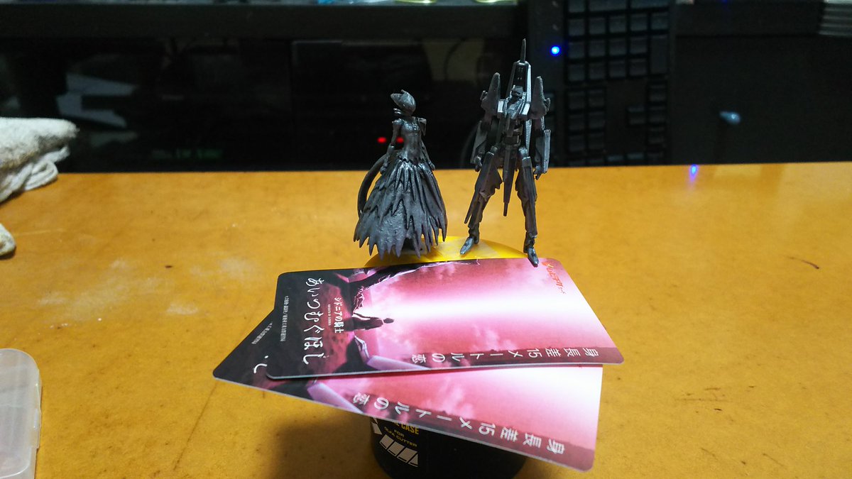 三浦政宏 シドニアの騎士 あいつむぐほし フィギュア付きムビチケ到着 なかなかよくできたつむぎと継衛改二ですが 極小サイズの足で自立は望むべくもなく こっそりテープで貼り付けてます 微妙なかさ上げはつむぎの尻尾がつっかえるからw 飾っ 三浦政宏 シドニアの騎士 あいつむぐほし フィギュア付きムビチケ到着 なかなかよくできたつむぎと継衛改二ですが 極小サイズの足で自立は望むべくもなく こっそりテープで貼り付けてます 微妙なかさ上げはつむぎの尻尾がつっかえるからw 飾っ