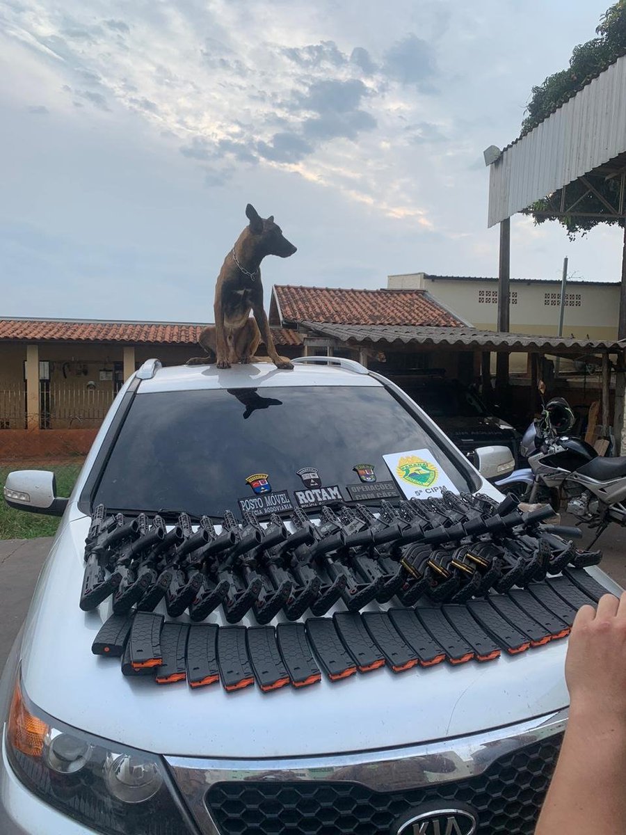 Estos lowers "truchos", pueden utilizar los kits de empresas norteamericanas, cumpliendo la misma función que un lower 80%: reducir drásticamente la rastreabilidad de un arma de fuego.