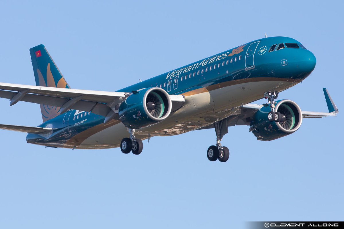 CAlloing's tweet photo. Another #Airbus #prototype back to the sky this morning ! #AIB11CF #A359 #A350 #Carbon with #AirspaceExplorer stickers ! And our local #Airbus #A300 @UPS batck to the US this morning ! #AIB868 , and flight test for the 1st #A320neo @VietnamAirlines #Airbus #Avgeeks #Avgeek https://t.co/oUGdG43mL4