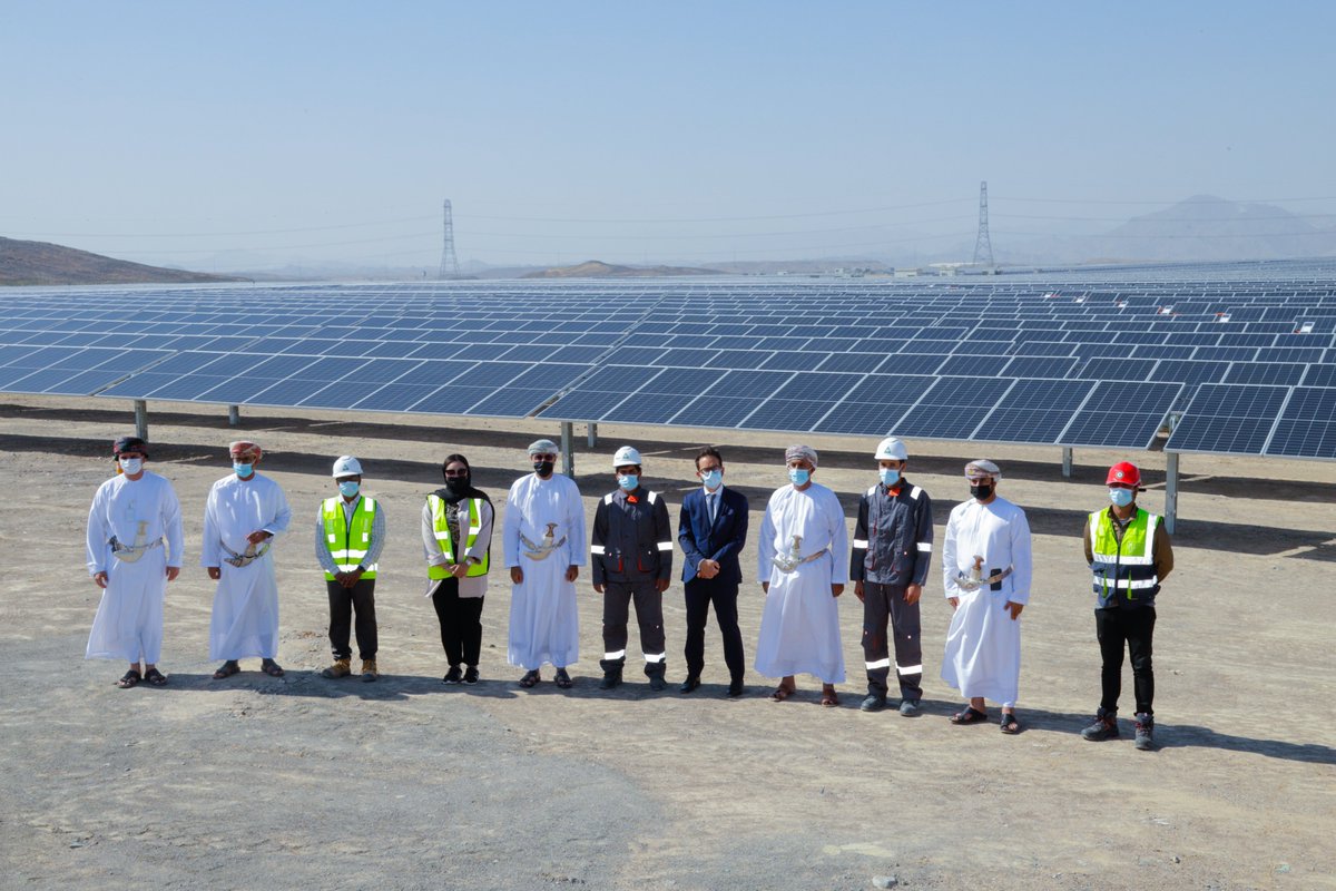 PortandFreezone's tweet photo. We saw the launch of the #ShellQabas facility by @Oman_shell at the Freezone. Set to provide 25MW of solar energy, it reflects our commitment to build a brighter future and control our carbon footprint via green energy projects, in line with ‘Oman Vision 2040’ objectives.
#SOHAR https://t.co/oKvIujykkM