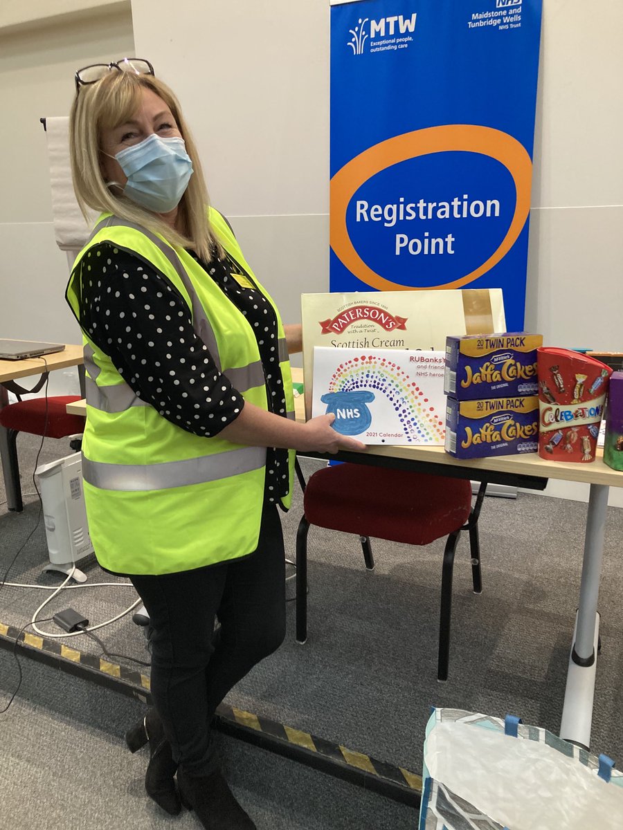 We’ve been busy distributing generously donated goodies this morning to our hard working staff at #Maidstone 🏥🍪🍎🍫

👍to #Rugby4NHS and the #Cuxton community for their donations which are appreciated by us all <a href="/MTWnhs/">Maidstone and Tunbridge Wells NHS Trust</a> 

#TeamMTW #communityspirit 💕💕
