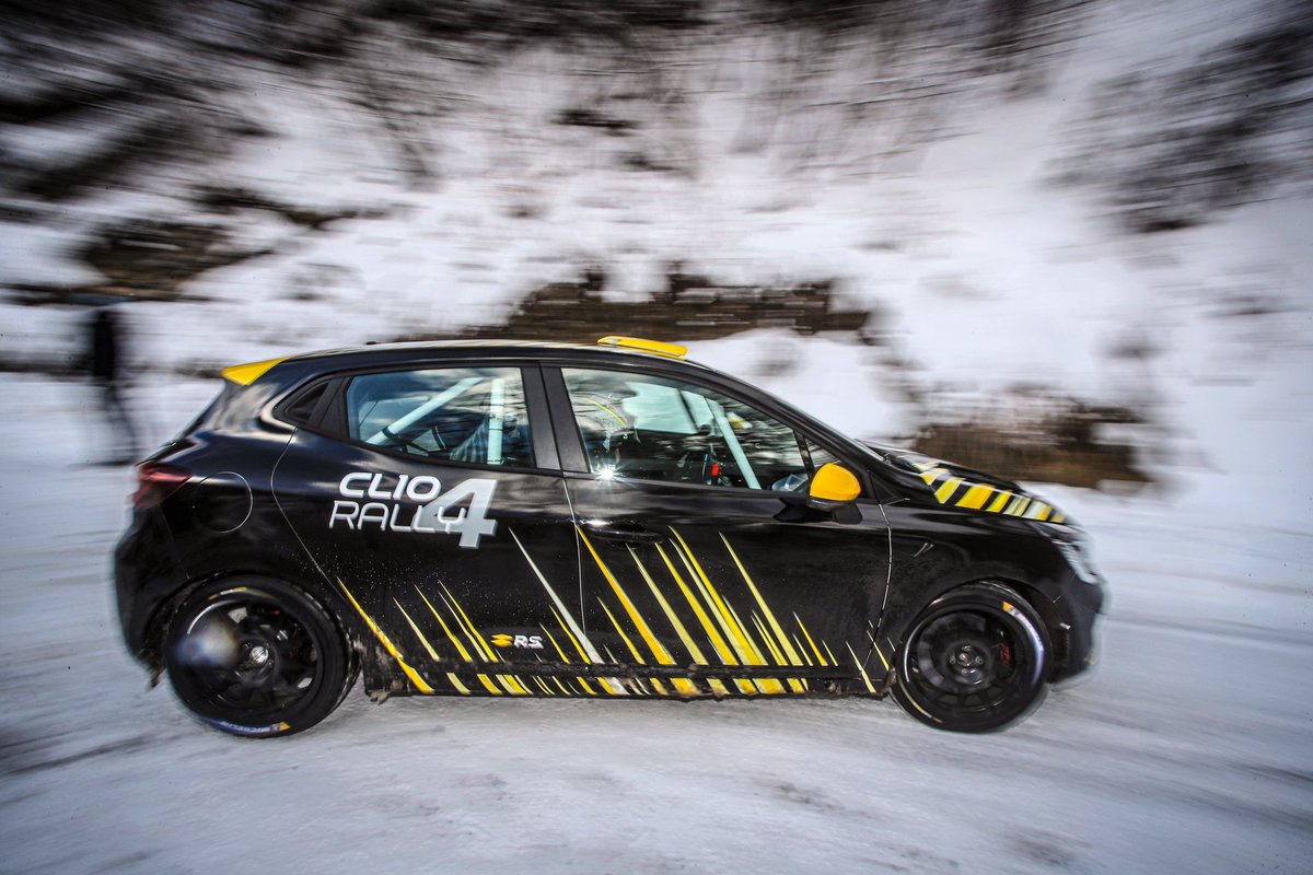 Renault Clio Series tweet media