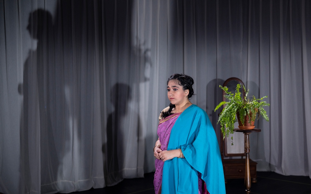 patrickbphoto's tweet photo. The Royal Central School of Speech and Drama. 
A DOLLS HOUSE.
By Henrik Ibsen, in an adaptation by Tanika Gupta
Director - Mina Barber
Designer - Nicolai Hart Hansen
Performed by BA (Hons) Acting, working alongside BA (Hons) Theatre Practice students.
Gurjot Dhaliwal https://t.co/zjpnL6E4w2