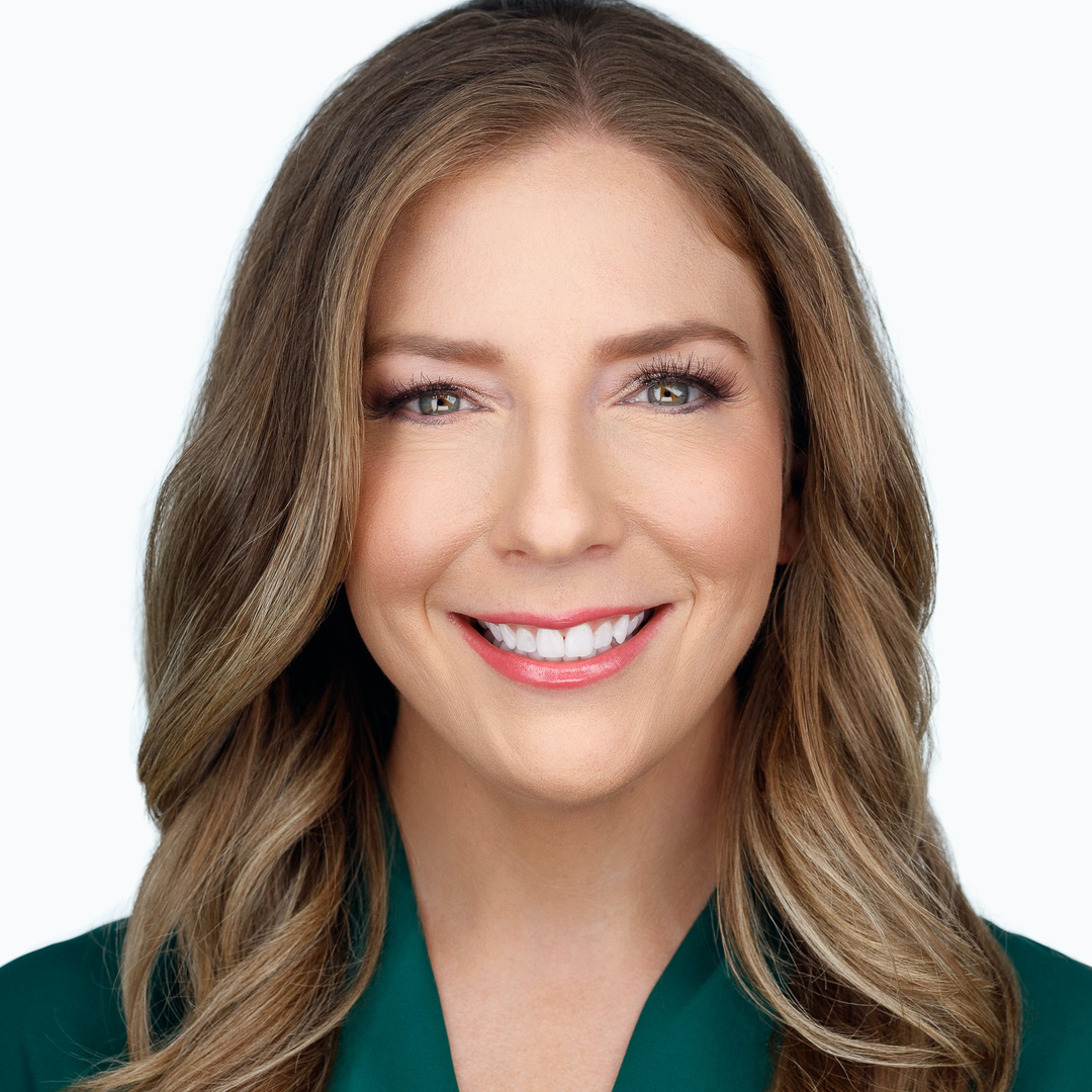 denverheadshots's tweet photo. As a Senior Engagement Manager at Kapta Jennifer wears a lot of hats. The most surprising however may be the fireman helmet she wears as a volunteer firefighter here in Colorado. Thanks for keeping us safe Jennifer!

📸 @aaron.lucy
Hair and Makeup @thejoyfulblonde
Retouching @r https://t.co/kF9LfSJopD