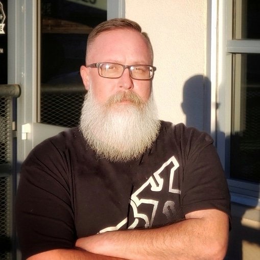 JDoz21's tweet photo. @Mr_Fannin Step your beard game up dude! https://t.co/5SH2hi0AfK