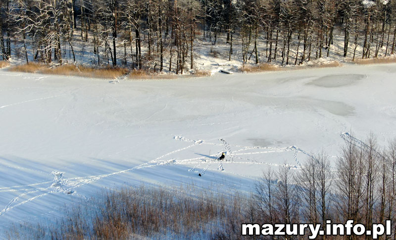 Mazury zimową porą. Na Forum dzielimy się informacjami na temat aktualnych warunków lodowych na Wielkich Jeziorach Mazurskich. forum.mazury.info.pl/viewtopic.php?…