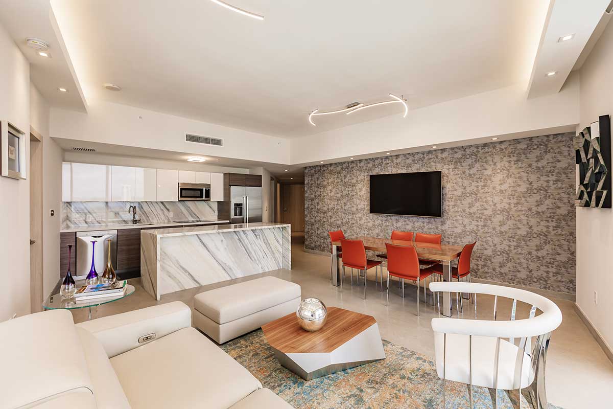 RaquelColp's tweet image. JUST SOLD | Stunning Penthouse in Brickell - mailchi.mp/axispremierere…