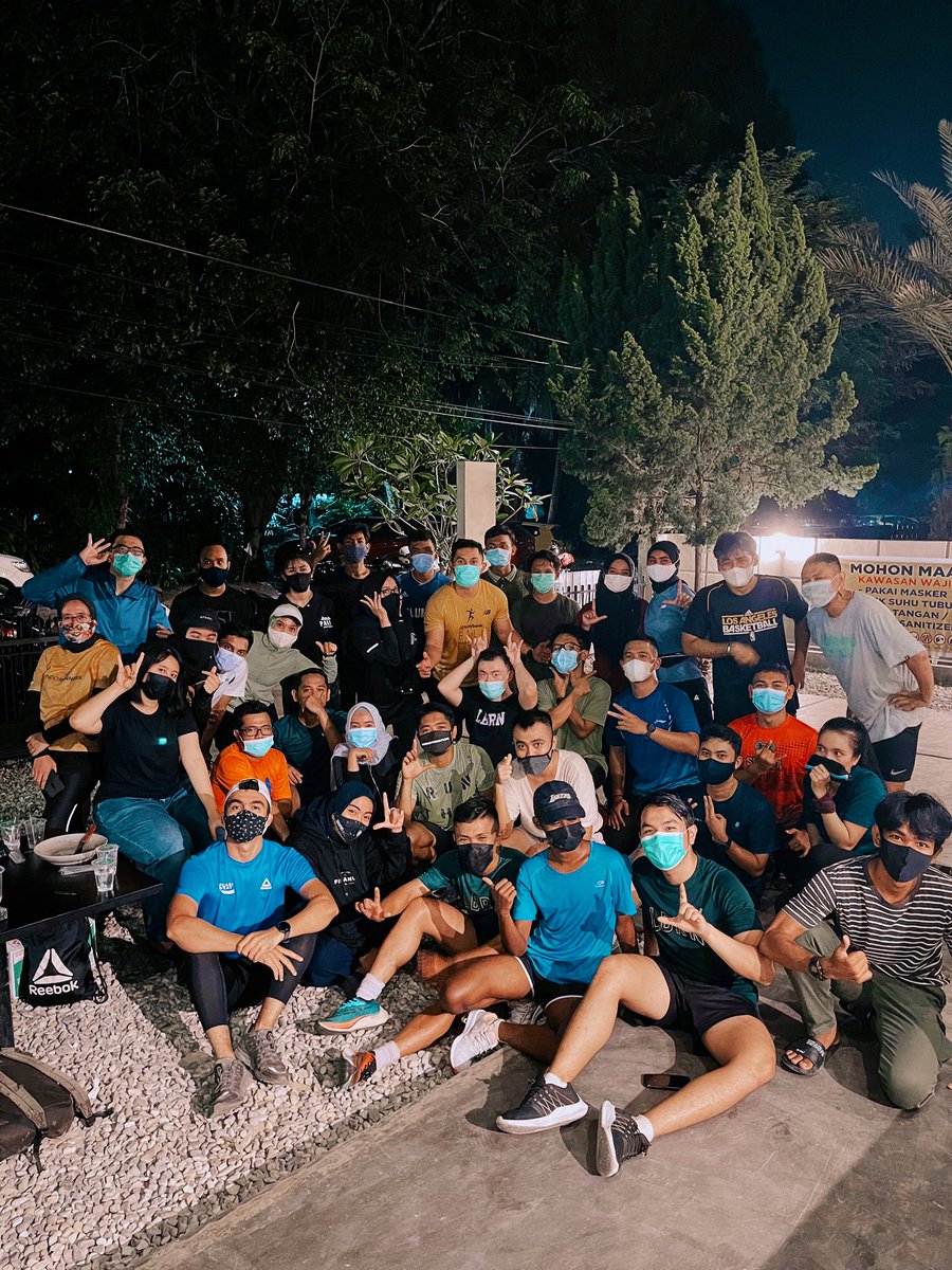 Tuesday Night Run! Thank you for tonight and stay healthy guys! 

#liburun #LBRN #larisajelah #liburunishome #nightrun #liburunmenyala #nevernotrunning #millesofmadness #StayYoungStayStrong