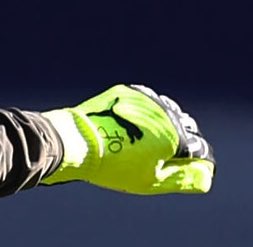 gkls_clothes's tweet photo. The Future Z are now in Madrid🤯

@oblakjan is the first #goalkeeper to bring in the pitch the upcoming @pumafootball #FutureZ Grip #GameOn pack 👀

As always you can noticed his “JO” personalisation 🔍

How do they look? Will you buy them? #_gkgloves https://t.co/0vCLZ9wifQ