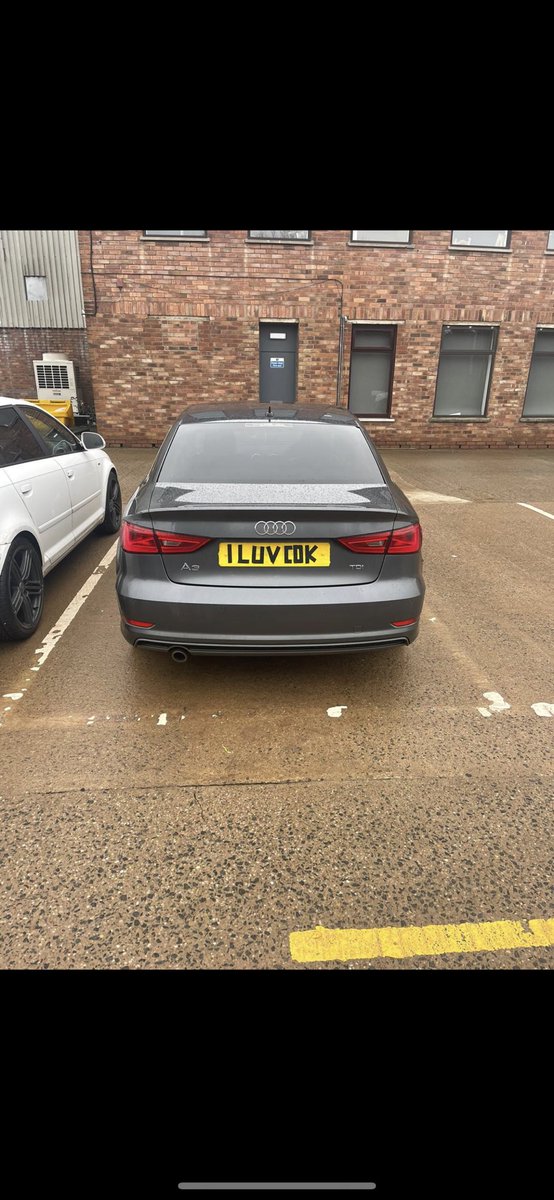 <a href="/jonnyylee/">Jonathan Lee</a> done a belter hahahah drove all the way from renfrew to motherwell with this on his motor🤣🤣🤣