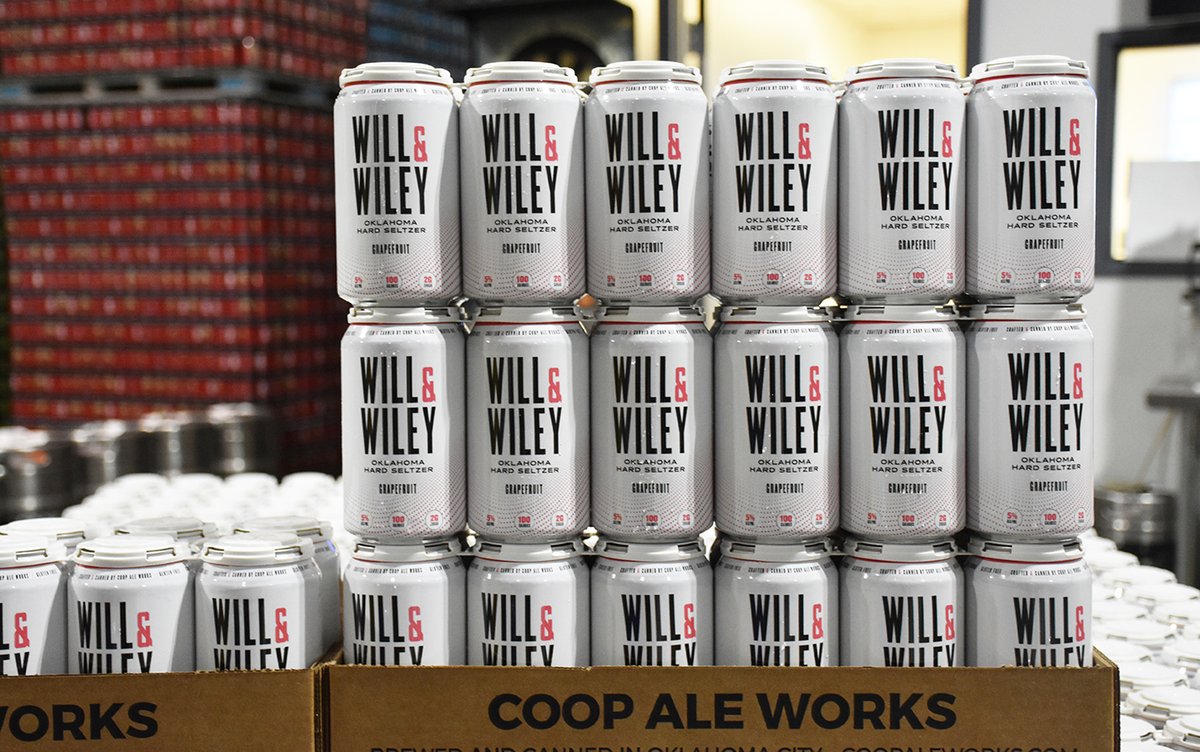 WillAndWiley's tweet photo. Did you know our @PakTech 6-pack toppers are recyclable AND recycled? Between @COOPAleWorks and our Oklahoma hard seltzer, toppers alone in 2020 repurposed almost 190,000 recycled containers into toppers. There's one good thing that happened in 2020 for you. ♻️ https://t.co/hGiJhihrxw