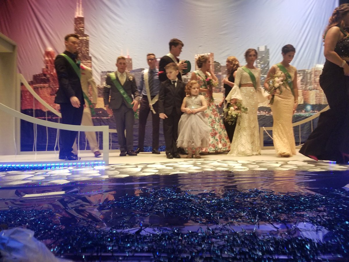 MrsSellLP's tweet image. Day 4- I was nominated by ⁦@mrsziegler123 . Everyday I will post a picture from a day in the life of an educator. I will post without explanation &amp;amp; nominate someone else to take the challenge. That's 5 days, 5 pictures, &amp;amp; 5 nominations. I nominate ⁦@tlturz