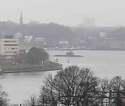 WarshipCam's tweet photo. German Navy Type 212-class attack submarine S185 (U35) leaving Kiel, Germany - January 19, 2021 #u35 #type212 #s185 https://t.co/tNc8ntf4rj