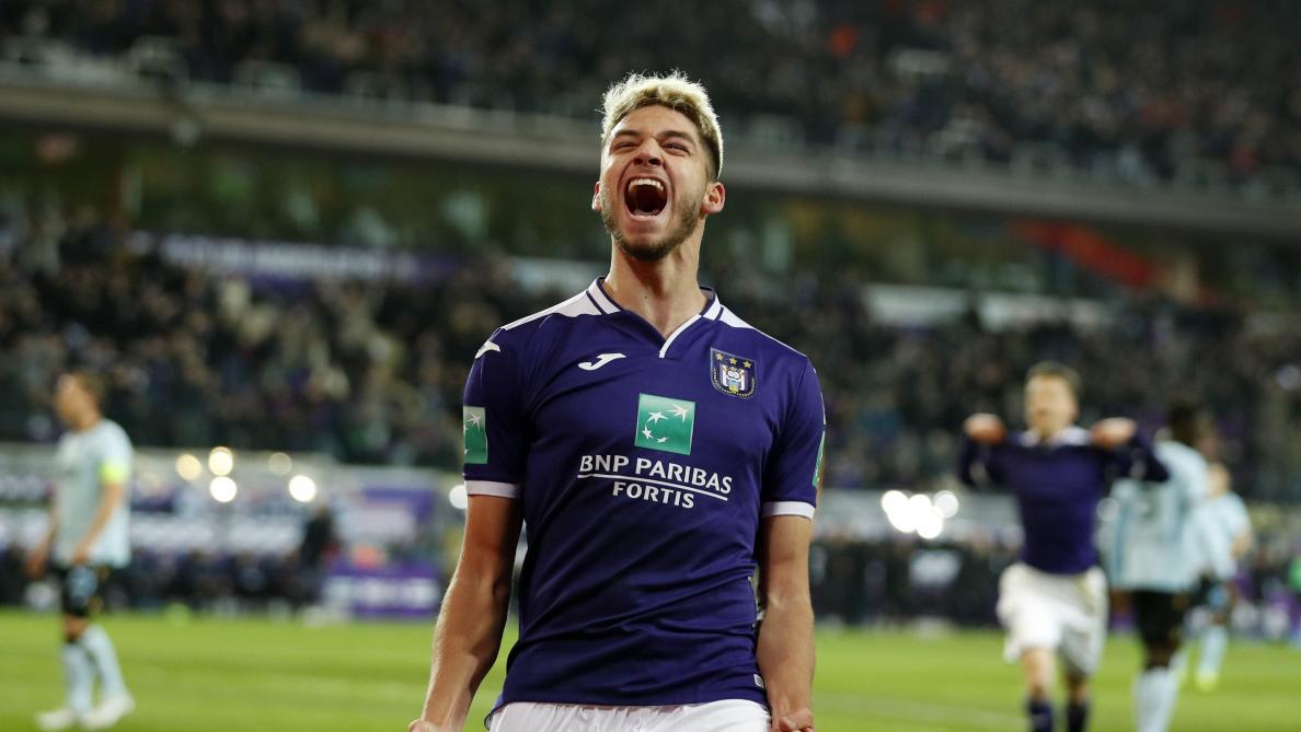 sachatavolieri's tweet photo. Infos #mercato : 

À la recherche d'un attaquant, #ZulteWaregem pourrait se faire prêter Antoine #Colassin par #Anderlecht dans les prochaines heures. Apprécié par Francky #Dury, le buteur a refusé des offres de l'étranger car il souhaitait rester en Belgique. #RSCA #Essevee #JPL https://t.co/udeKTp5EC9